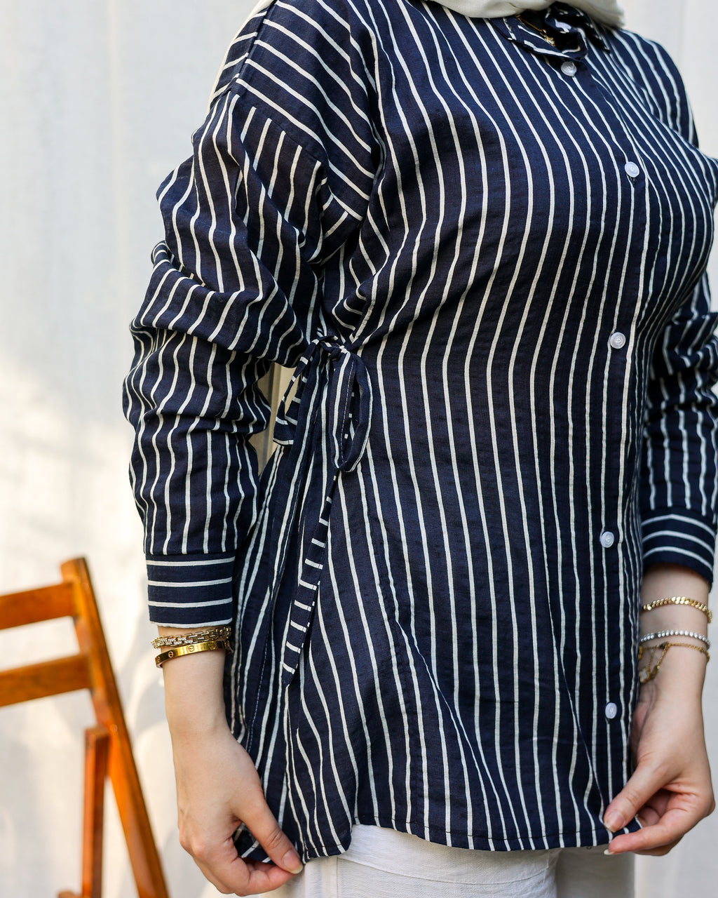 The side tie shirt